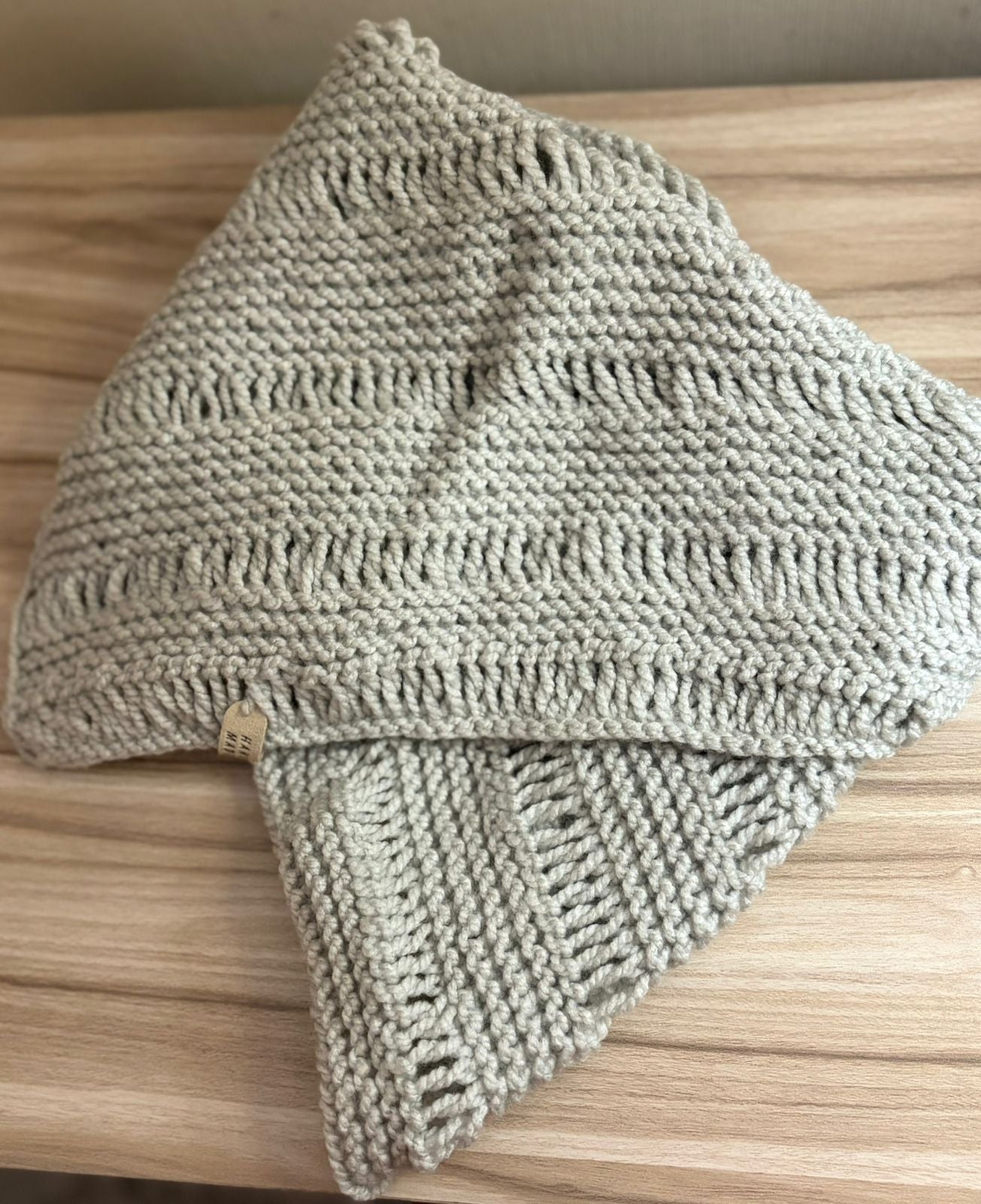 Cubre Cuello de lana tejido a mano.