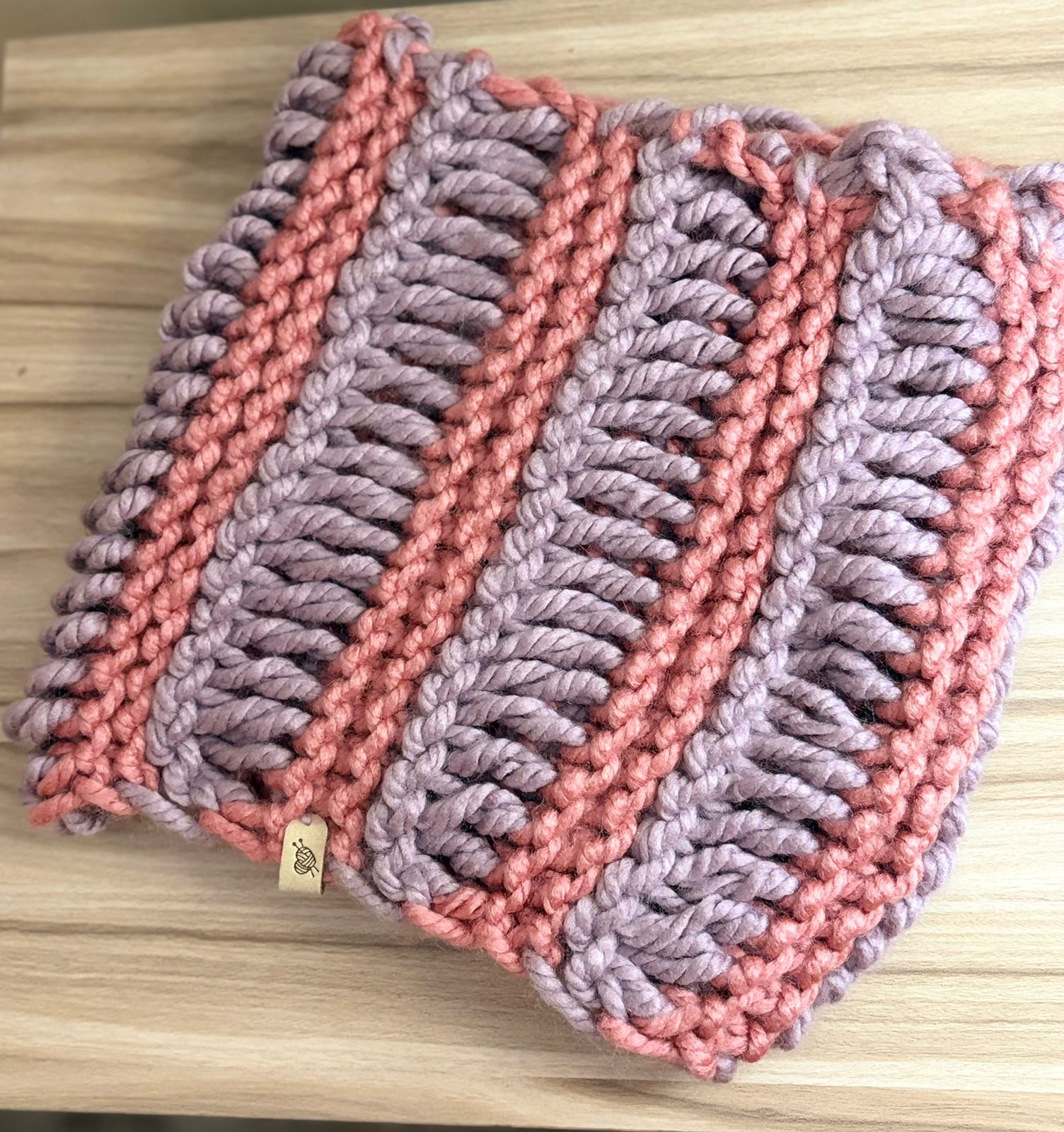 Cubre Cuello de lana tejido a mano.